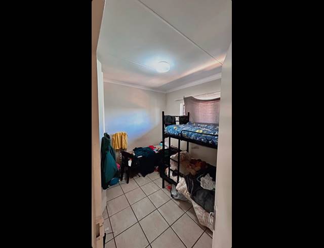 2 BEDROOM APARTMENT FOR SALE IN KEMPTON PARK CENTRAL